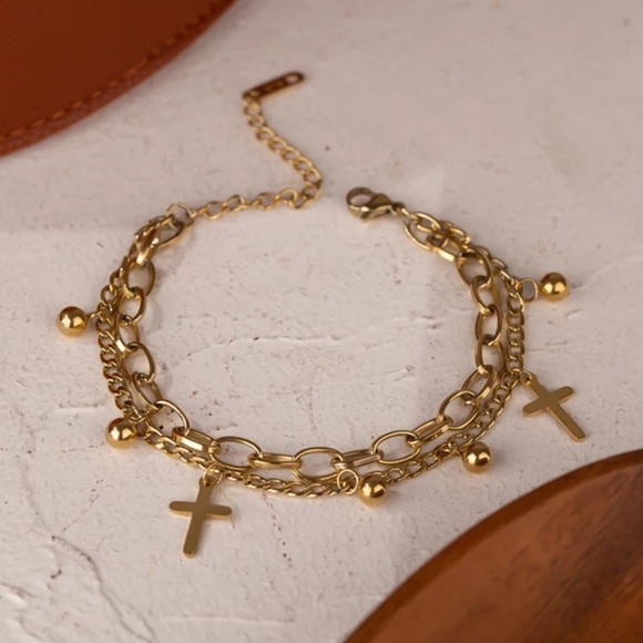 Jewelry - 💛Gold plated layered cross bracelet